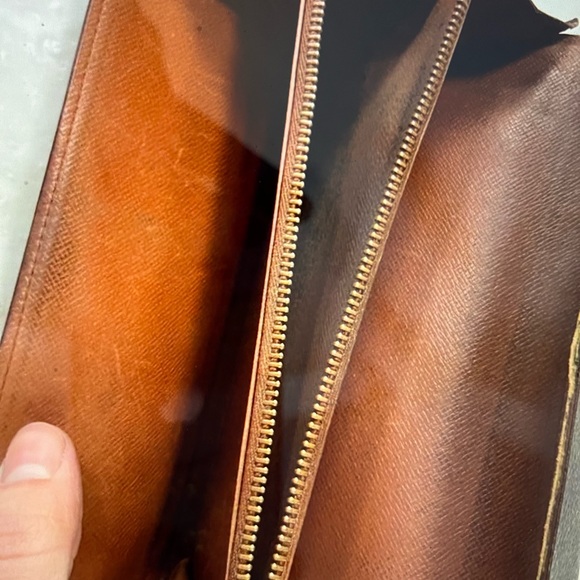 Louis Vuitton Dark Brown Monogram Clutch - Picture 8 of 13